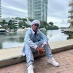 Ronaldinho Instagram - Posturado e calmo 🤣 @dryworld_brands Miami, Florida