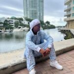 Ronaldinho Instagram - Posturado e calmo 🤣 @dryworld_brands Miami, Florida