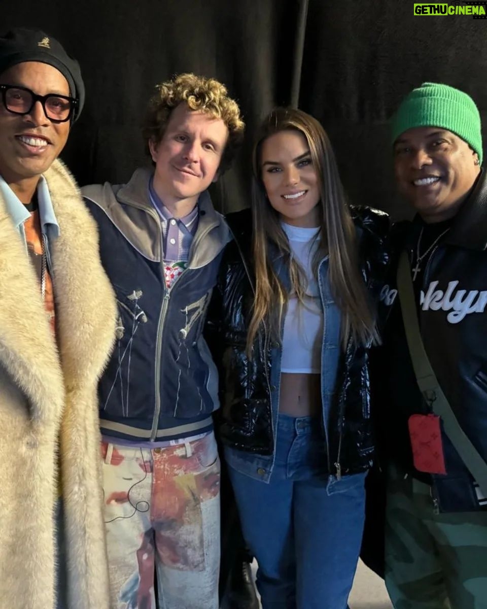 Ronaldinho Instagram - Collab muito maneira feita com meu parceiro @kidsuper !!!! Um grande prazer estar aqui na Paris Fashion Week 2024 e apresentar este lindo projeto a todos vcs!! Fiquem ligados no kidsuper.com pra garantir galera 🤙🏾 Paris, France