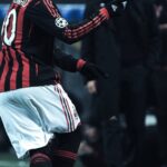 Ronaldinho Instagram - Grandes batalhas pela Champions League!!! Em 2010 tive a alegria de marcar um gol e também uma assistência neste jogaço contra United 🤙🏾 #SempreMilan 🔴⚫