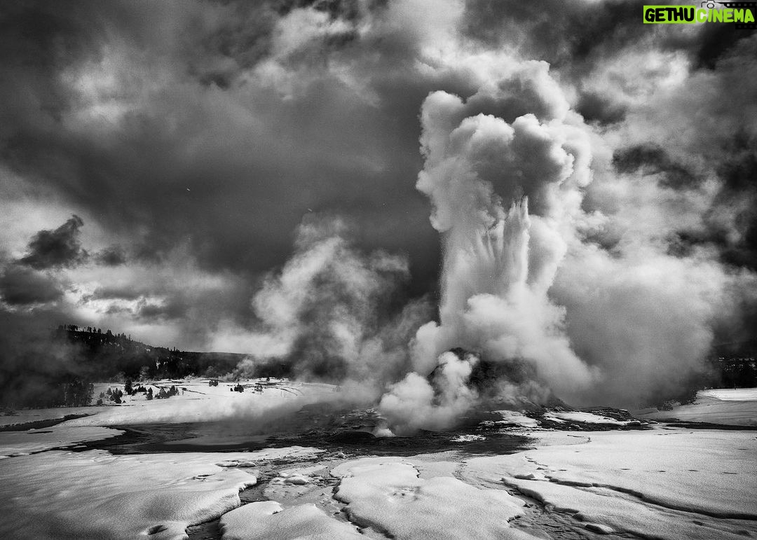 Ronan Donovan Instagram - Castle Geyser eruptiom from a few days ago in Yellowstone National Park's Upper Geyser Basin. Wandering through the basin's primordial landscape is as close as I feel to traveling back in time to an age when the Earth was young. The winter palette combined with the cold air temperatures compliments the geyser eruptions nicely. Castle Geyser typically erupts in a 10-12 hour cycle, with its 90ft tall water eruption lasting ~20 minutes followed by ~40 minutes of its steam phase. #yellowstonenationalpark @yellowstonenps #geyser #supervolcano @nationalparkservice