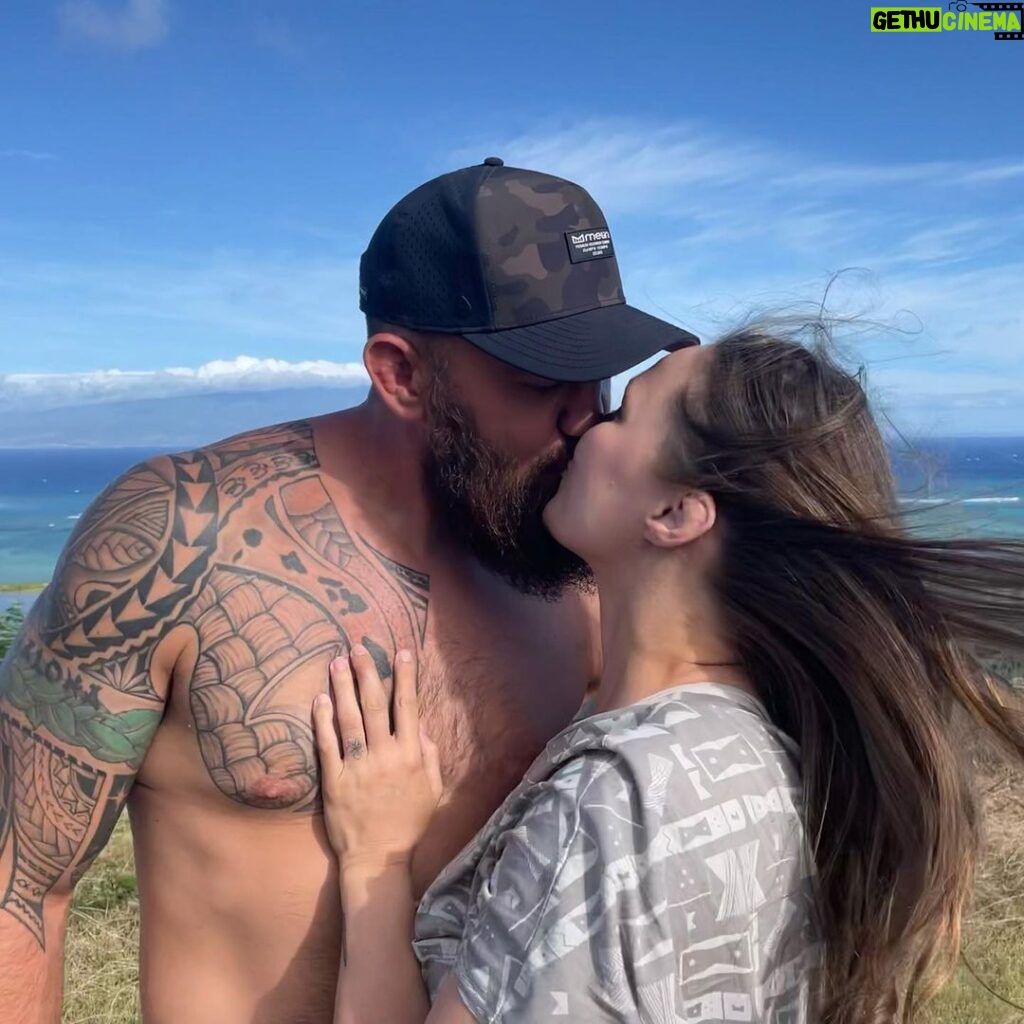 Ronda Rousey Instagram - Happy Birthday to the Love of My Life, the man who changed my world 🌎 the bravest, strongest most hard working kind and loving person on the planet❤️my Everything and more🥰 I Love You Travis Browne😍