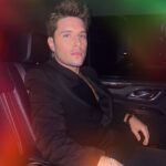 Ronen Rubinstein Instagram – Chaise insisted I post this.