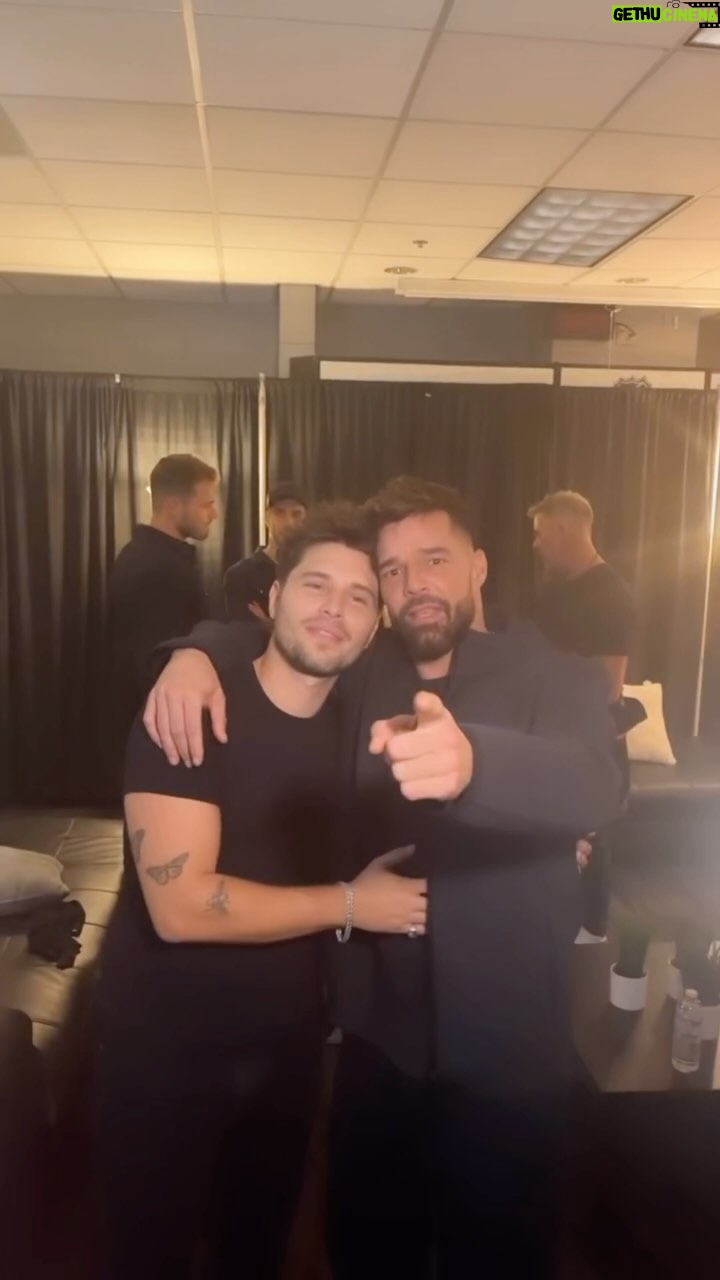 Ronen Rubinstein - 9.8K Likes - La Vida Loca