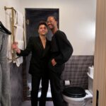 Ronen Rubinstein Instagram - @LAArtShow x @American_Heart ❤️ #StyledByChaise Head to Toe @YSL 💎 @VraiOfficial Vintage @JaegerLeCoultre Grooming @SRollerTaylor