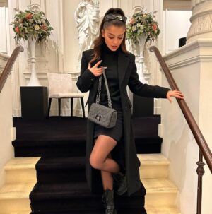 Rosanna Jegorel Instagram - Black is such a happy color 🖤