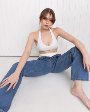 Rose Van Ginkel Instagram - Make me sweat, make me hotter
Make me lose my breath, make me water
Make me sweat, make me hotter
Make me lose my breath, make me water.