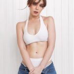 Rose Van Ginkel Instagram - Make me sweat, make me hotter Make me lose my breath, make me water Make me sweat, make me hotter Make me lose my breath, make me water.
