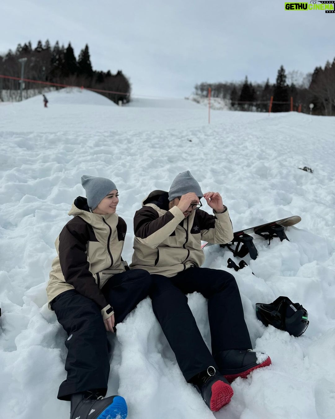 Rose Van Ginkel Instagram - Ski Resort, Gala Yuzawa
