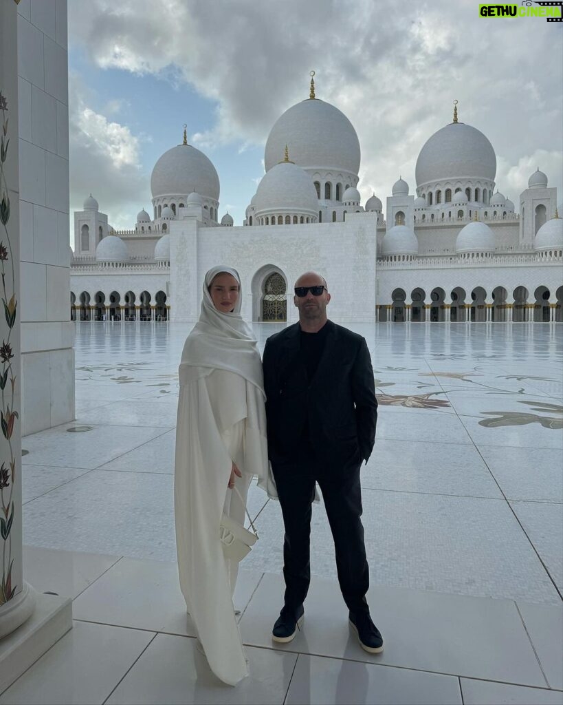 Rosie Huntington-Whiteley Instagram - #AD Such an honour to tour the Sheikh Zayed Grand Mosque whilst we were #InAbuDhabi 🤍 @visitabudhabi Abu Dhabi, United Arab Emirates