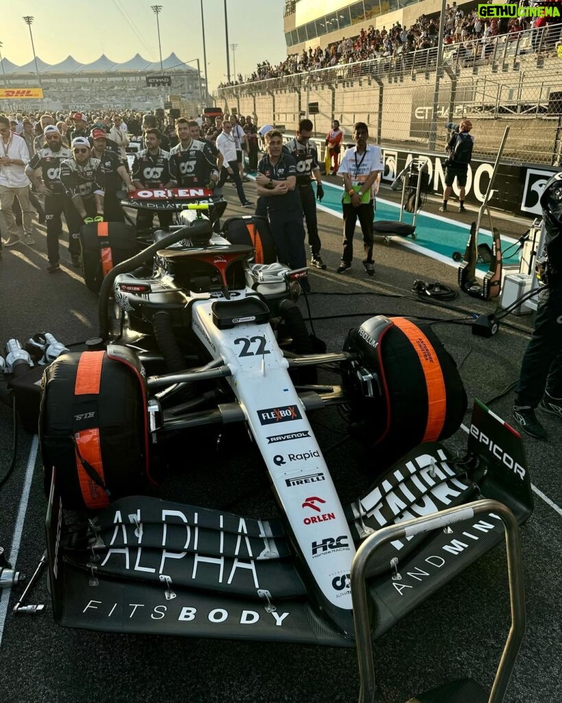 Rosie Huntington-Whiteley Instagram - #Ad What an incredible experience to witness the F1 #InAbuDhabi @visitabudhabi #AbuDhabiGP 🏎️🏎️🏎️ Abu Dhabi, United Arab Emirates