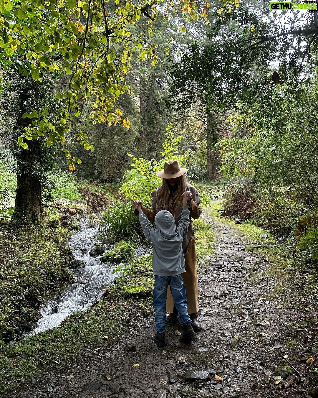 Rosie Huntington-Whiteley Instagram - home sweet home ❤️ Devon, England