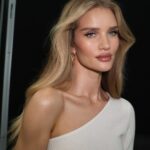 Rosie Huntington-Whiteley Instagram - Classic 🤍 @nikki_makeup