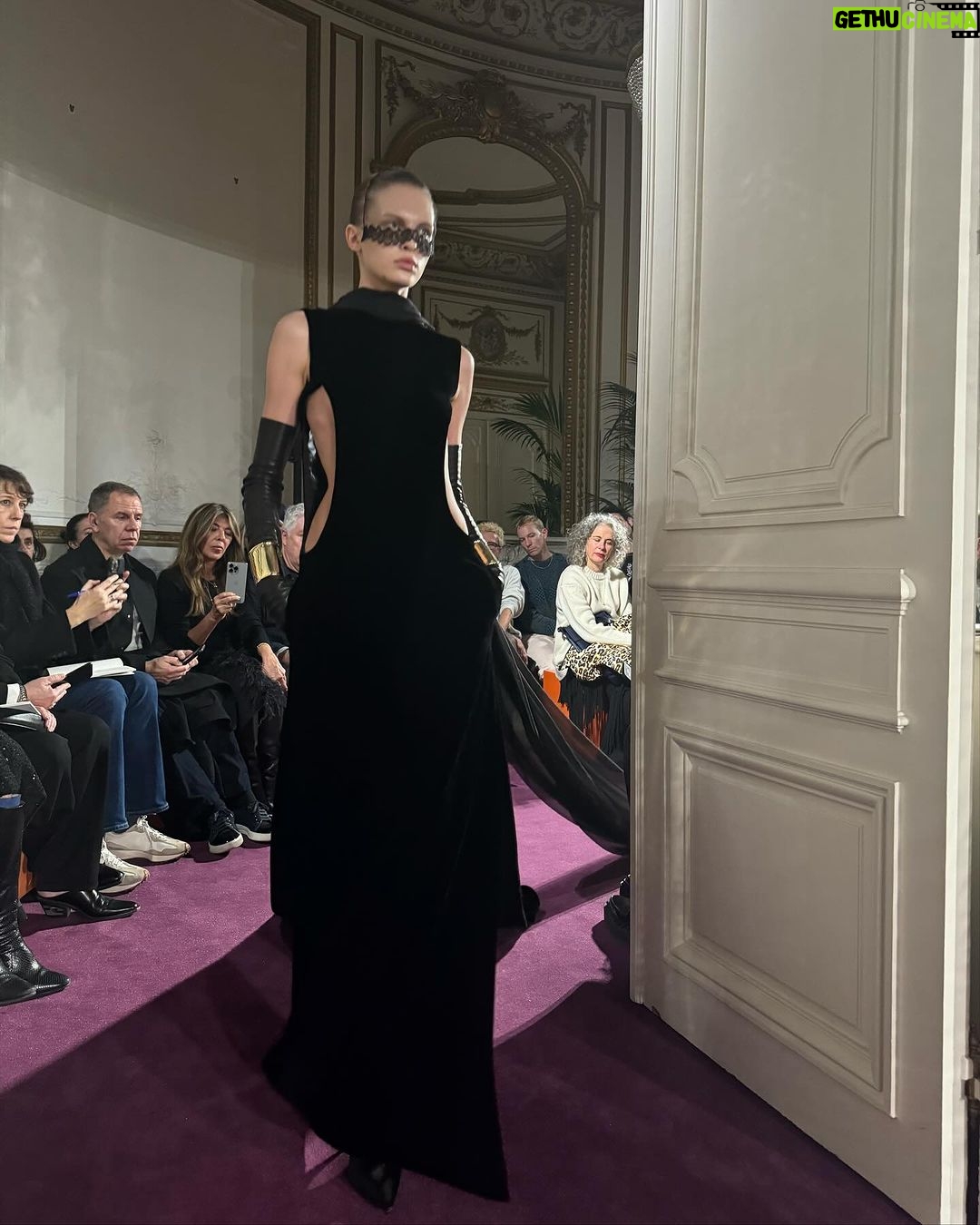 Rosie Huntington-Whiteley Instagram - This was so special 🤍 Thank you @maisonvalentino @pppiccioli for the full Haute Couture experience. Paris, France