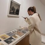 Rosie Huntington-Whiteley Instagram – Iconic Avedon 🖤 thank you @derekblasberg for showing me around this exceptional exhibition @gagosian Paris, France