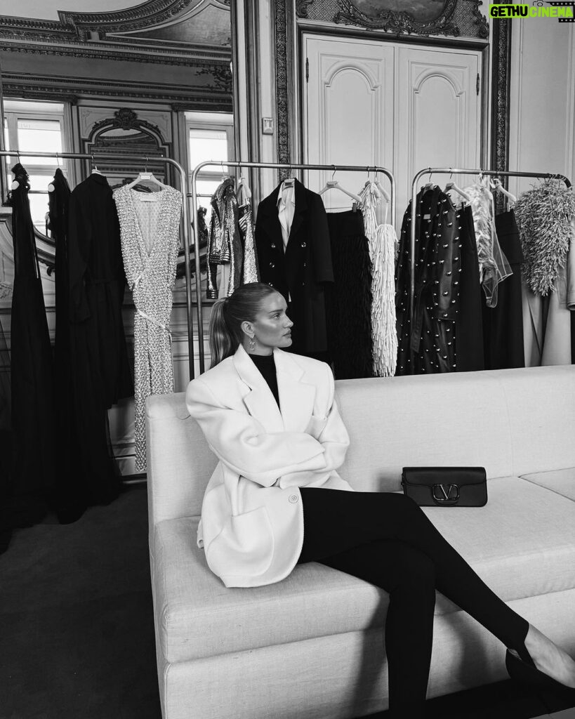 Rosie Huntington-Whiteley Instagram - This was so special 🤍 Thank you @maisonvalentino @pppiccioli for the full Haute Couture experience. Paris, France