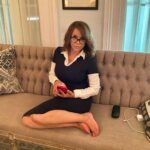Rosie Perez Instagram - Streaming now!! Who’s watching #YourHonor tonight? If you don’t use streaming platforms, you can catch it Sunday night on @showtime #OliviaOnSet