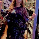 Rosie Perez Instagram - I tried to be cool but…🤷‍♀️😂. Thanks for having me @livekellyandryan @abcnetwork! Thanks @csiriano! And of course my team @johnnylavoy @karendupiche @vision.pr!