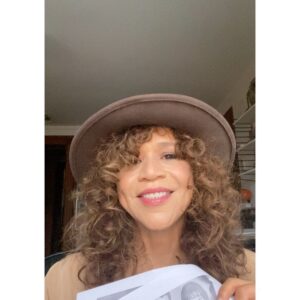 Rosie Perez Instagram - Edit: #hispanicheritagemonth is still going🤦‍♀️. Anyway. As I was saying... Sitting home overwhelmed with gratitude & wanted to celebrate the fabulous @theritamoreno #EGOT & amazing queen #chitarivera @chitaawards. Thank you ladies.  The hell you both endured #racism #sexism #ageism, the doors you knocked down and just kept going! Thank you... for everything! #shesepuede @she_sepuede @justinamachado @evalongoria @americaferrera @latina