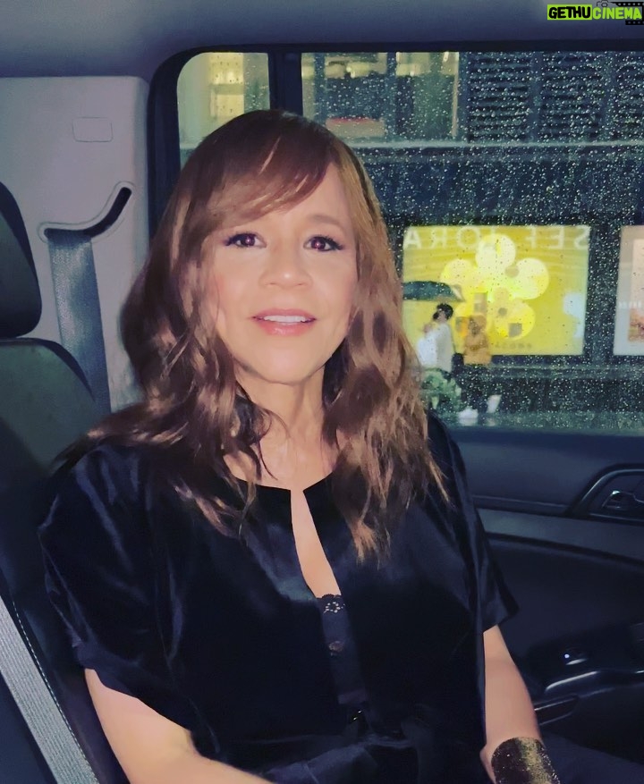 Rosie Perez - 3.4K Likes - This Saturday @errolspencejr will be back in the ring #spenceugas @showtimeboxing! Wish he was fighting @tbudcrawford but I’ll take this one! Ugas is very good… Even though I believe Spence will win🤷♀️. Yay! Gonna be a good! Oh! And I’m on the @thedailyshow tonight! That’s why I’m all dolled up🤓. Had a blast with @trevornoah who loves boxing too!