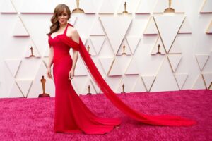 Rosie Perez Instagram - I mean… Just had to I post this one. @csiriano is just sick with it! As well as my glam team @johnnylavoy @karendupiche! Oh! And how can I forget @victoryboxingnyc #JohnSnow who helped me get into that damn dress!😂 #oscars Thanks so much for the invitation @theacademy @shawnfinniebeflourishing ❤️!