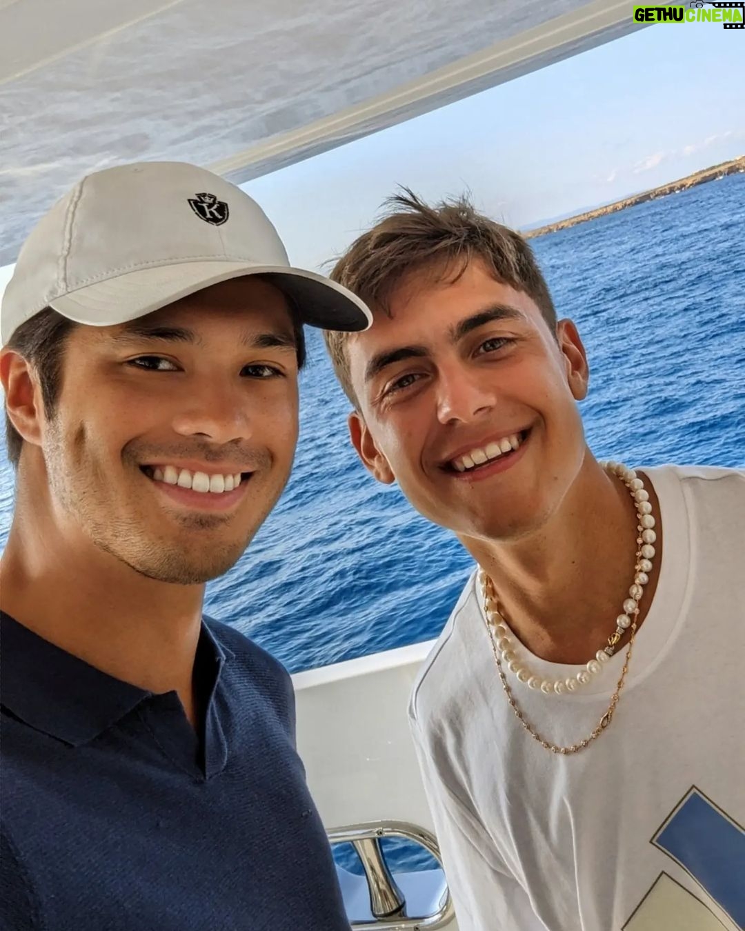 Ross Butler - 159K Likes - ARGENTINNNAAAAA 🇦🇷
@paulodybala honor to meet you! World Cup Finals is still the best sports event I've ever witnessed. LEGEND!