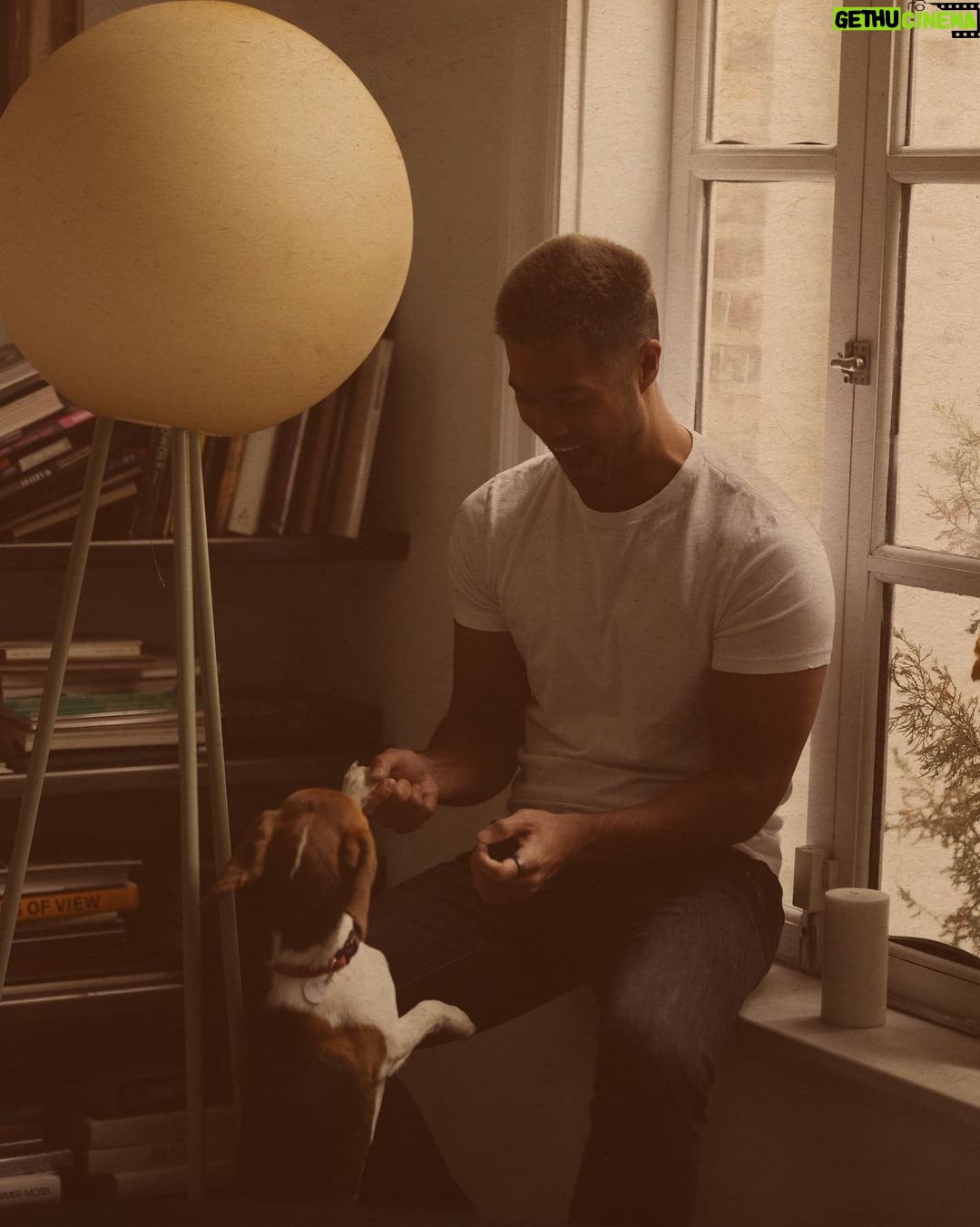 Ross Butler - 149.7K Likes - Mr. Steal Your Dog 🥷🐕
📸: @kat_in_nyc