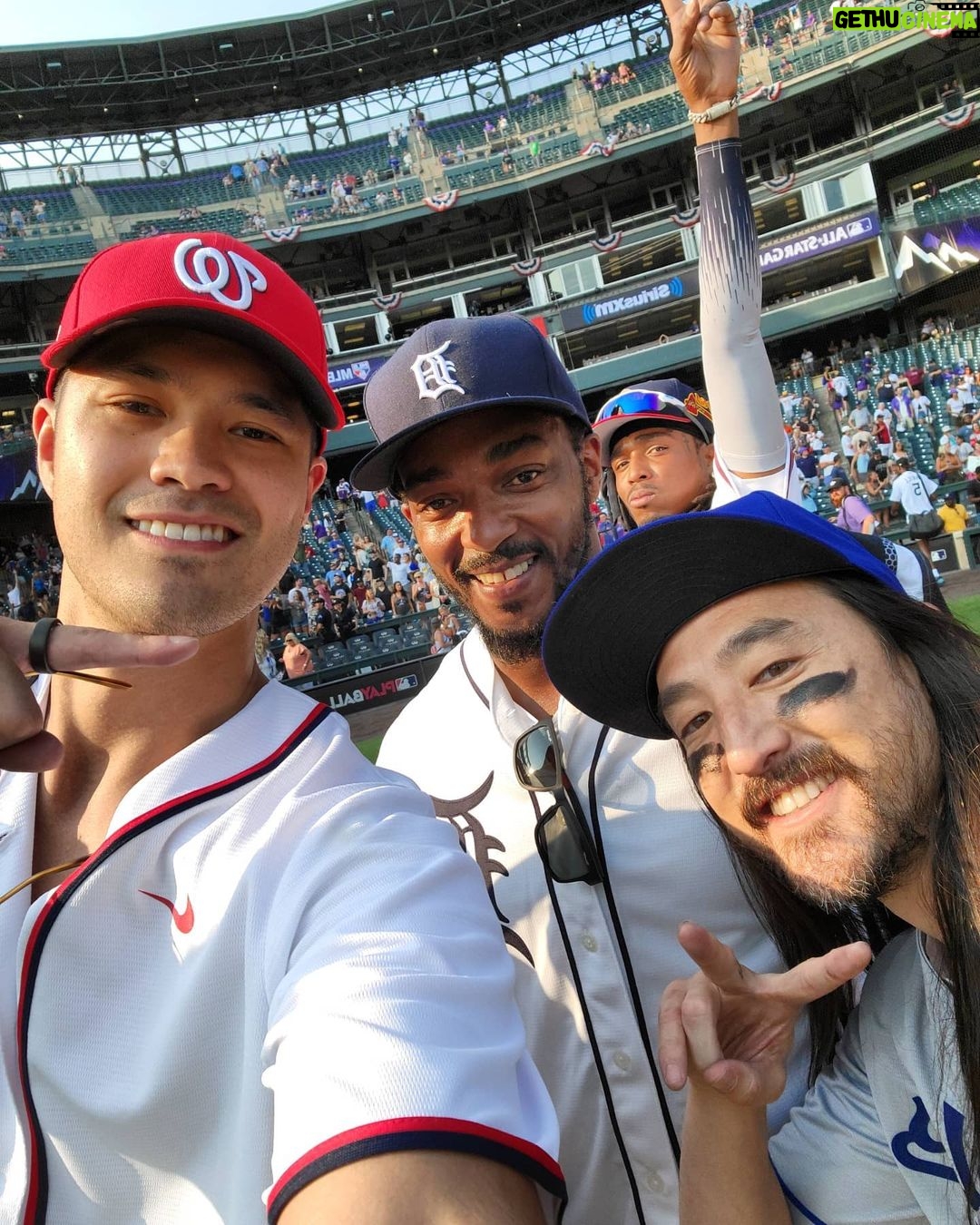 Ross Butler - 293.9K Likes - Dream team. crazy album/movie collab soon. Not really but that would be nuts. Accepting pitches now. Pun intended. I'll stop.
@mlb #CelebritySoftball