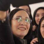 Roya Nownahali Instagram - . یادم هست بحثِ این بود که اصلاً می‌توانند بروند یا نه، آیا امکانات و شرایط جور می‌شود یا نه؟ وقتی دیدمشان، همهٔ آن گروه جنگنده را، گفتم فکر نابی است که در رؤیای آن‌ها شریک شویم. خبر رفتن‌ و شرکت موفقیت آمیز دختران زیبای خوش‌خوی امیدوار و مردان موقّر و محترم هم‌پای آن‌ها در خانه و گروه ورزشی و فیلم مستند، دل‌انگیز بود و کِیف کردم وقتی دیدم فیلم‌هم دیده شد و با بهترین استقبال مواجه شد. خوش‌به حالشان و خوش به حال همهٔ ما که در این فرصت‌ برای مراقبت از شور زندگی شرکت کردیم. زندگی روزهای بهتر هم دارد. داشته است. ادامه خواهد داد. #جایی_برای_فرشته_ها_نیست #سام_کلانتری #حامد_شکیبانیا #کاوه_صدقی #محسن_شاه_محمد_میراب #رؤیانونهالی #royanownahali