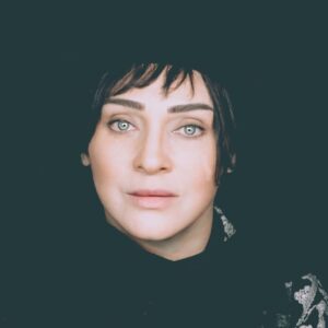 Roya Nownahali Instagram - .
پشت صحنهٔ عالی فیلم «پوران» و برای قدر دانی از کار و بار شهرهٔ سلطانی که هم بازیگر درجهٔ یکی‌ست و هم گرداندن کار می‌داند چه بسیار، و لذت ِ تام می‌برم...
#شهره_سلطانی
#دانیل_شعاعی
#علی_نشاط
#ساقی_بلیغ
#رؤیانونهالی#رویانونهالی#رامین_حیدری_فاروقی
#royanownahali#raminheydarifaroughi