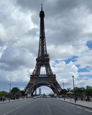 Royce Gracie Instagram - What a beautiful city. 
Au revoir Paris 🇫🇷