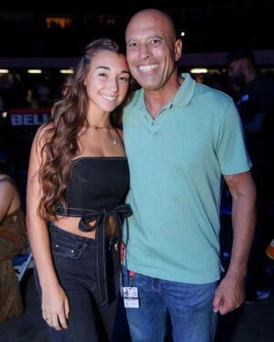 Royce Gracie Instagram - Happy birthday @khariannagracie 🎂 
Feliz aniversario filha
Te amooooo muito ❤️❤️