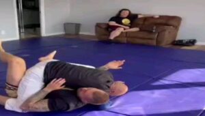 Royce Gracie Instagram - Such an honor to meet and train a little bit with @realroyce today. My 1st introduction to martial arts was watching a royce gracie tribute from the early UFCs. The 1st fight I saw was royce vs keith hackney and I was hooked. After watching the whole UFC 1 and 2 rerun I decided right then and there I would make my career martial arts. Its so awesome to be training with the man who inspired me 15 years ago from behind a TV screen. Thanks to @derekmoneyberg for making this happen.
Reposted from @gordonlovesjiujitsu