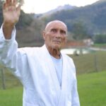 Royce Gracie Instagram - Happy birthday "papai". Thanks for all your knowledge and technique. ❤️🙏🏼 #heliogracie #graciejiujitsu