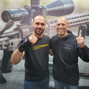 Royce Gracie Instagram - Eduardo Bolsonaro, 
Obrigado pelo que vc e sua familia fazem para o Brasil 
🇧🇷🇧🇷🇧🇷