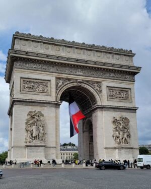 Royce Gracie Instagram - What a beautiful city. 
Au revoir Paris 🇫🇷