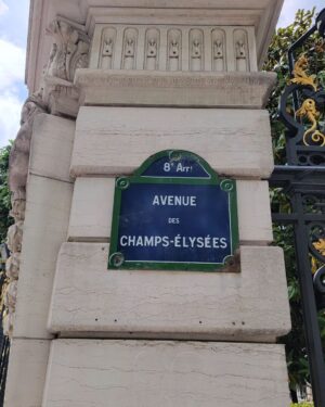Royce Gracie Instagram - What a beautiful city. 
Au revoir Paris 🇫🇷