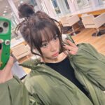 Rozalin Instagram - 모나리자와 블러드문 셀카 네이비 네일