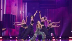 Rozalin Instagram - JIHYO ‘Killin’ Me Good 지효의 첫 솔로앨범 안무에 참여했습니다 ! 노래 좋ㅇ ㅏ..🤧
Rozalin choreography✨
@_zyozyo @twicetagram