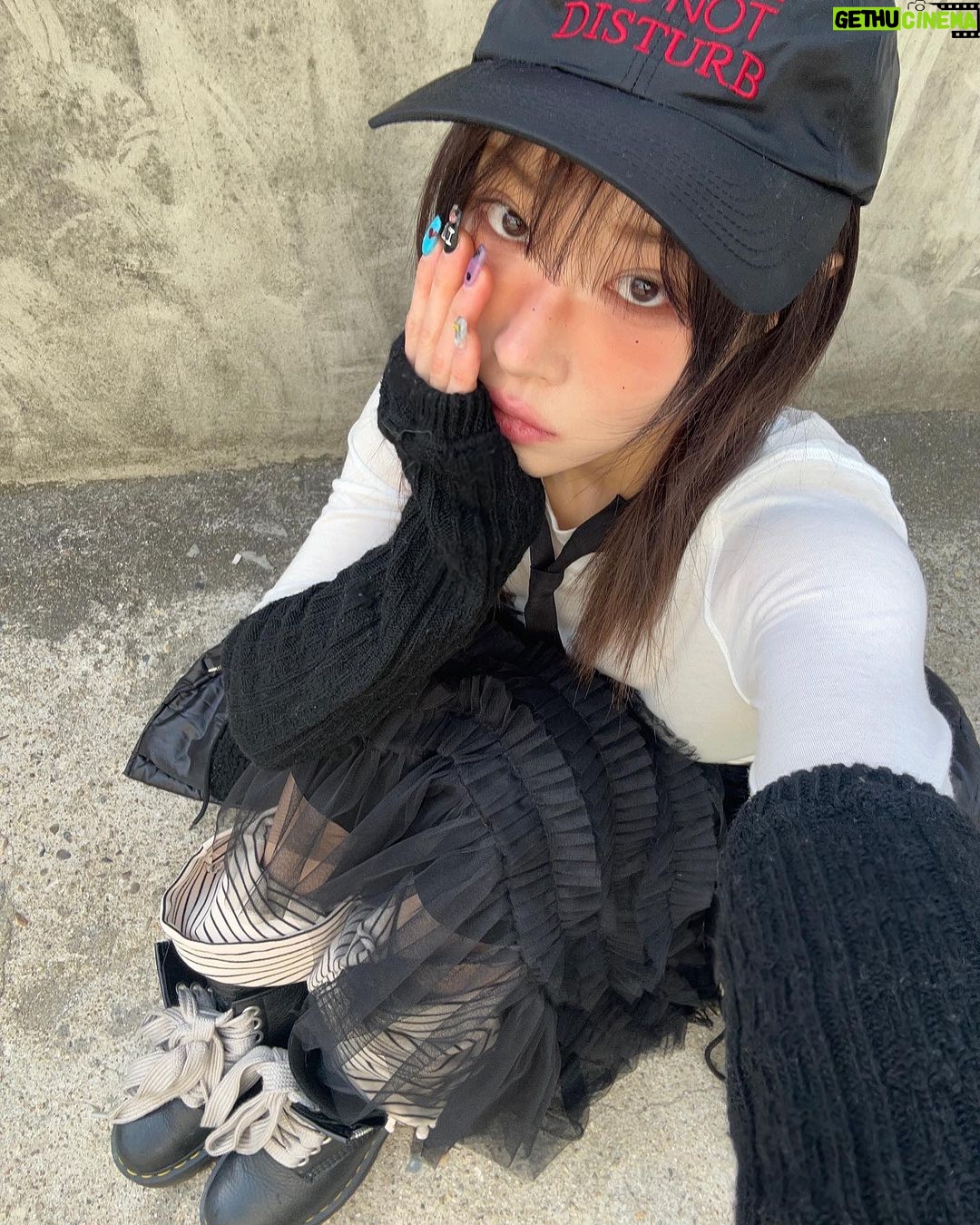 Rozalin Instagram - Escapism.🌫️ #shopcider #샵사이다 #스프링룩 #시스루 #레이어드 #스커트 #샵사이다스프링24 @shopcider_kr @shopcider 🖤