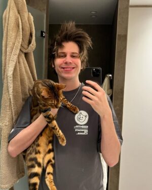Rubén Doblas Gundersen Instagram - gato en el baño a las 3am 猫風呂