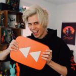 Rubén Doblas Gundersen Instagram – acabo de subir mi primer REWIND en mi canal. Dadle amor, tiene mucho trabajo detras <3 Gracias por un 2019 increible. Ha sido personalmente uno de mis años favoritos (con menos ralladas mentales y haciendo contenido que realmente me gusta). Estoy cada dia mas orgulloso de mi canal y de mi comunidad. Por otros 10 años mas juntos. Feliz 2k20 y un besito en el siempre sucio