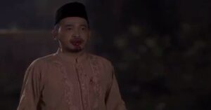 Ruben Onsu Instagram - Nonton scene yg lain ah, sebenernya nurdin gak mau ngelawan orang tua nya tp apa boleh buat dia hrs lakukN demi kebaikan orang tuanya dan banyak orang 🤔🤍
.
#rubenonsu #bensu #realbensu #justruben #jalani_nikmati_syukuri #janganlupabahagia #senyuminaja #rezekigakketuker #filmtumbal97