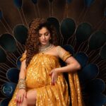Rubina Dilaik Instagram - I Pray every Single day , “You are strong , capable, powerful and incredible, You are a perfect vision of The Creator “…. My heart is filled with #blessings and #gratitude 🧿♥️. Applause for the The team “who created this Golden Aureate 💛👑 Photography- @sapna_kapoorr @littletoesbymuskan Setups and coordination- @partycircle_ind outfit- @rajbinderchahalofficial Jewellery @zevar_geeta Styling @styleitupbyaashna Sourcing and looks @shreyasinghoofficial