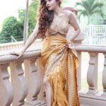 Rubina Dilaik Instagram - Can you feel My heart thumping with sun filled Golden Hues …. . . . Shot by @gauravsawn Styled by @stylingbyvictor @sohail__mughal___ Outfit:- @studiobagechaa @_vaishnavii.3011 Jewellery @funkymaharani Assisted by @janvijain123 Managed by @jiggz_zala1188