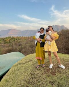 Rubina Dilaik Instagram - This Valentines’ was Fam-time♥️ . . . : . . Outfit: @a.la.modebyakanksha Stylist: @stylingbyvictor & @sohail__mughal___ Team: @sanzimehta777