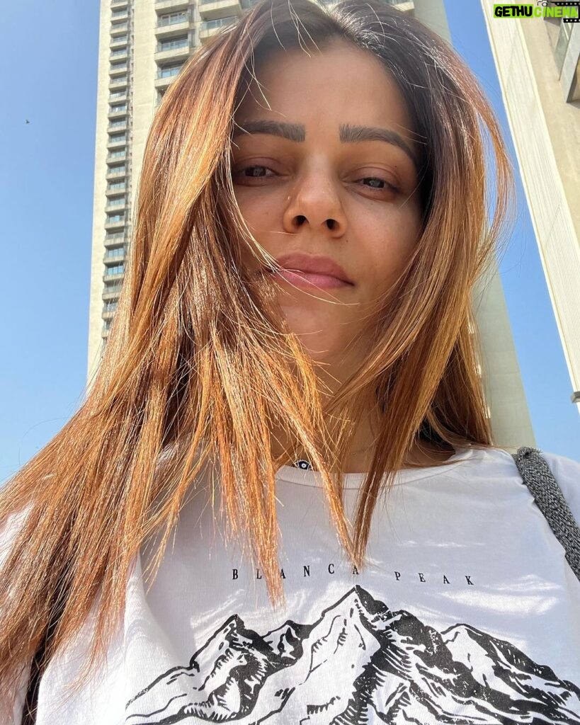 Rubina Dilaik Instagram - #nofilter for a #sunkissed look