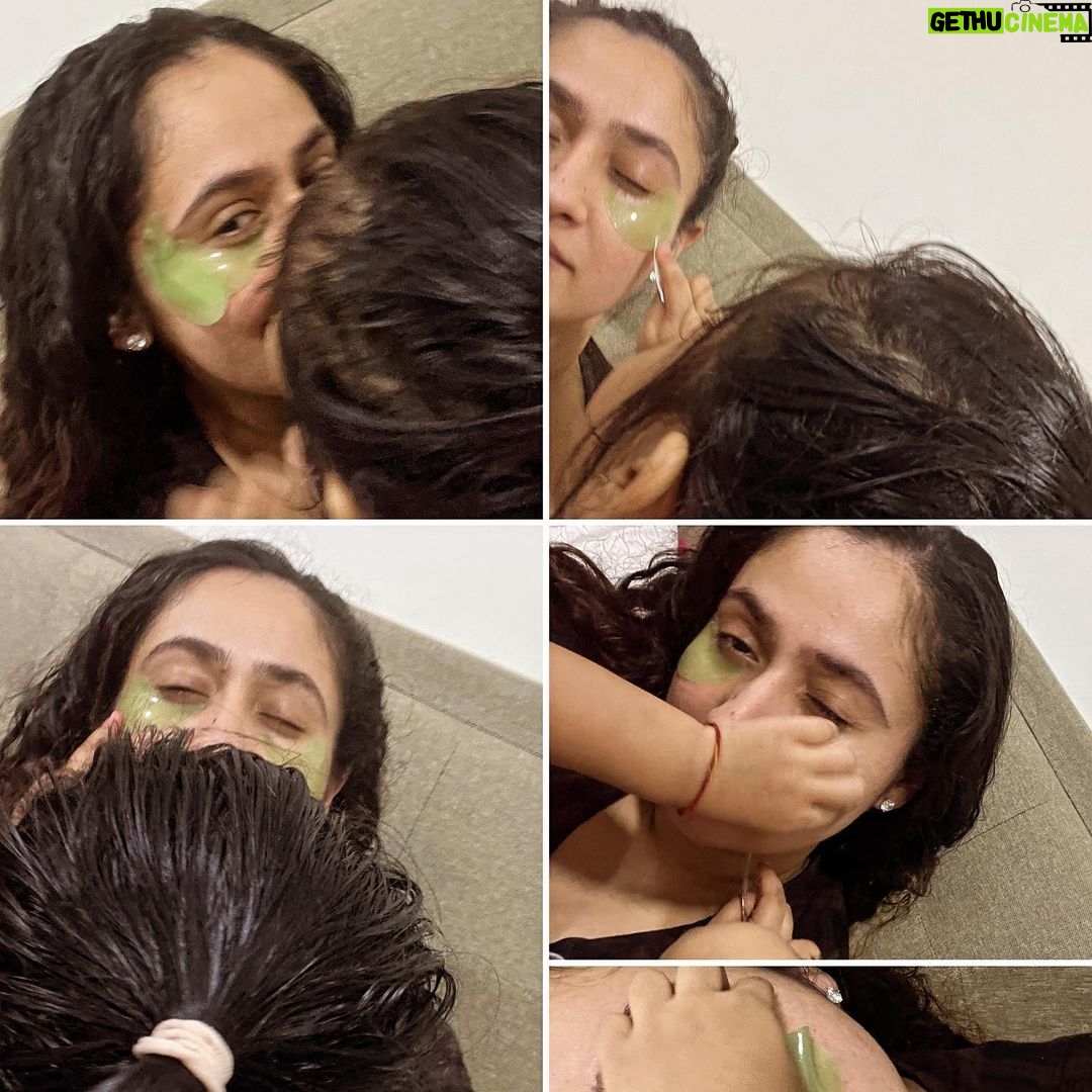 Ruchikaa Kapoor Instagram - Saturday Spa Night with my “befttt frennn” 👩👧 🧖♀️ ❤️#GirlGang #Anaya #motherdaughterthings