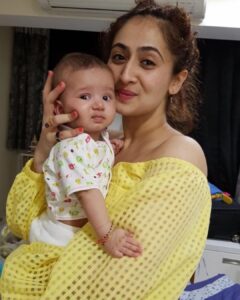 Ruchikaa Kapoor Instagram - Imagine having babies without having to compromise on your sleep cycle … throwback to the Maasi Life 🥲❤️ #QueenRiyana #MaasiLove #weekendmood