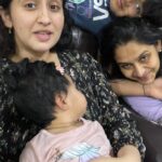 Ruchikaa Kapoor Instagram – Donβt bother with putting the βπΈ or πβon my face Ammaa β¦ I just wonβt look at the camera πππ»ββοΈβ€οΈ πΆ
@radhika_morjaria
Us with our babies π
